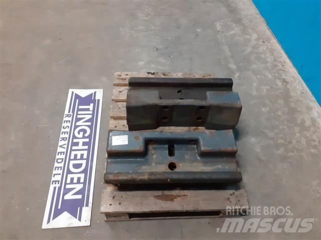 New Holland 8340 Esiraskused
