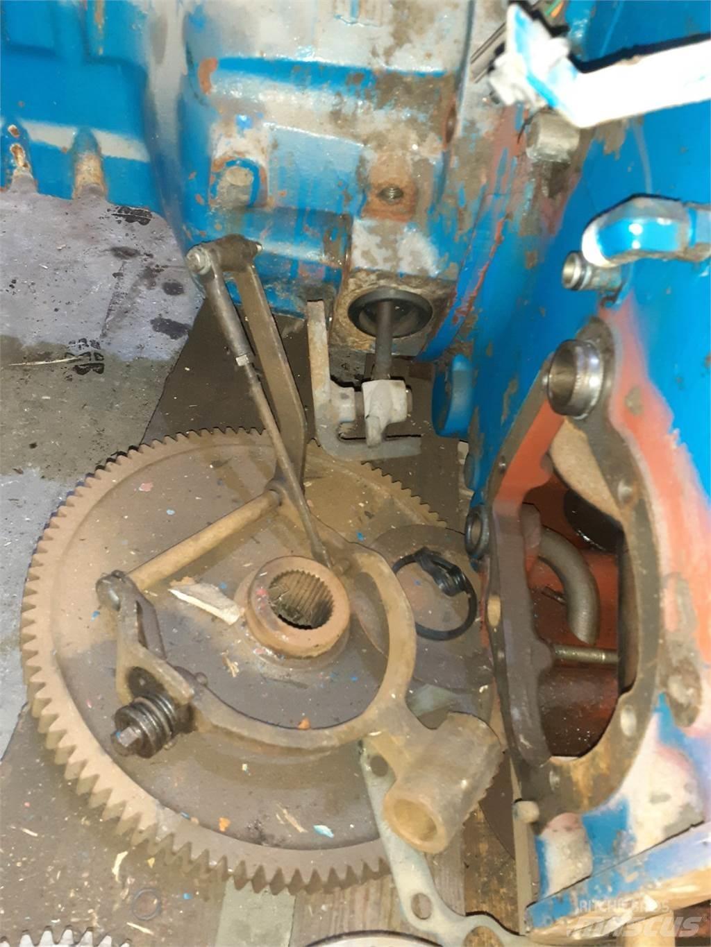 New Holland 8340 Ülekandemehhanism