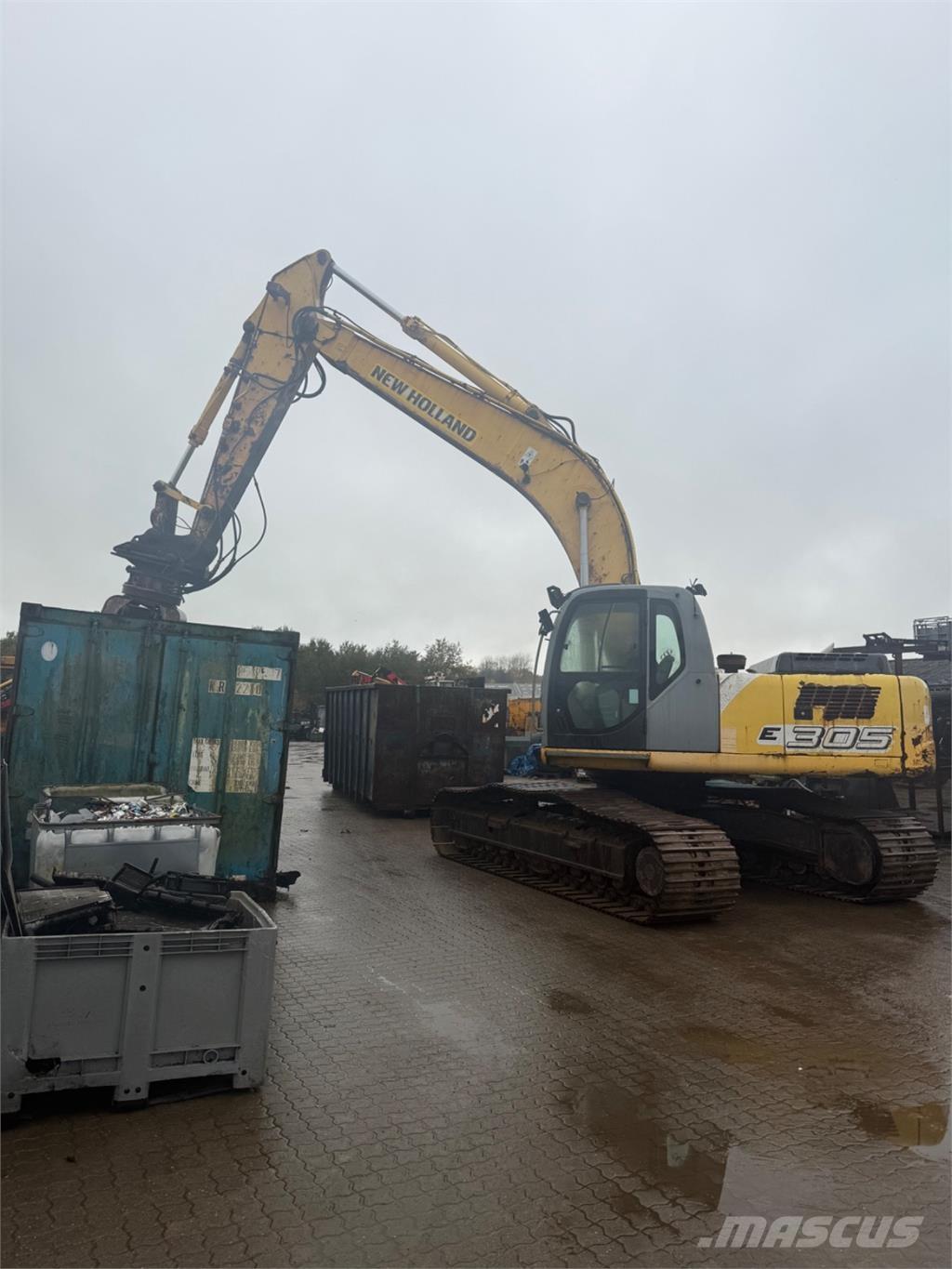 New Holland E305 Roomikekskavaatorid