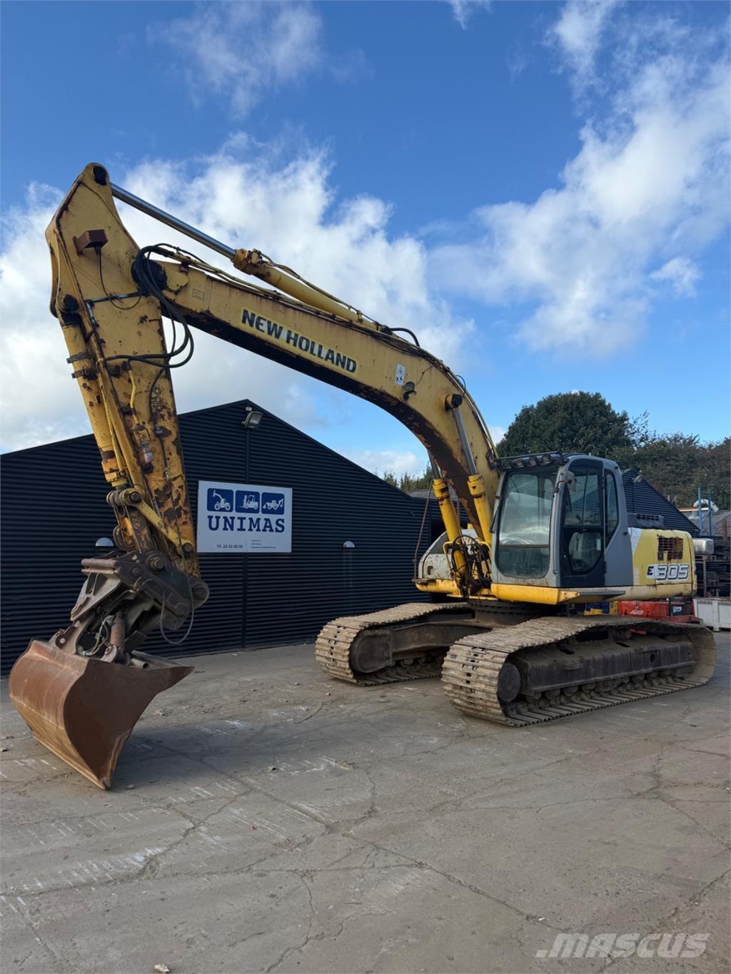 New Holland E305 Roomikekskavaatorid