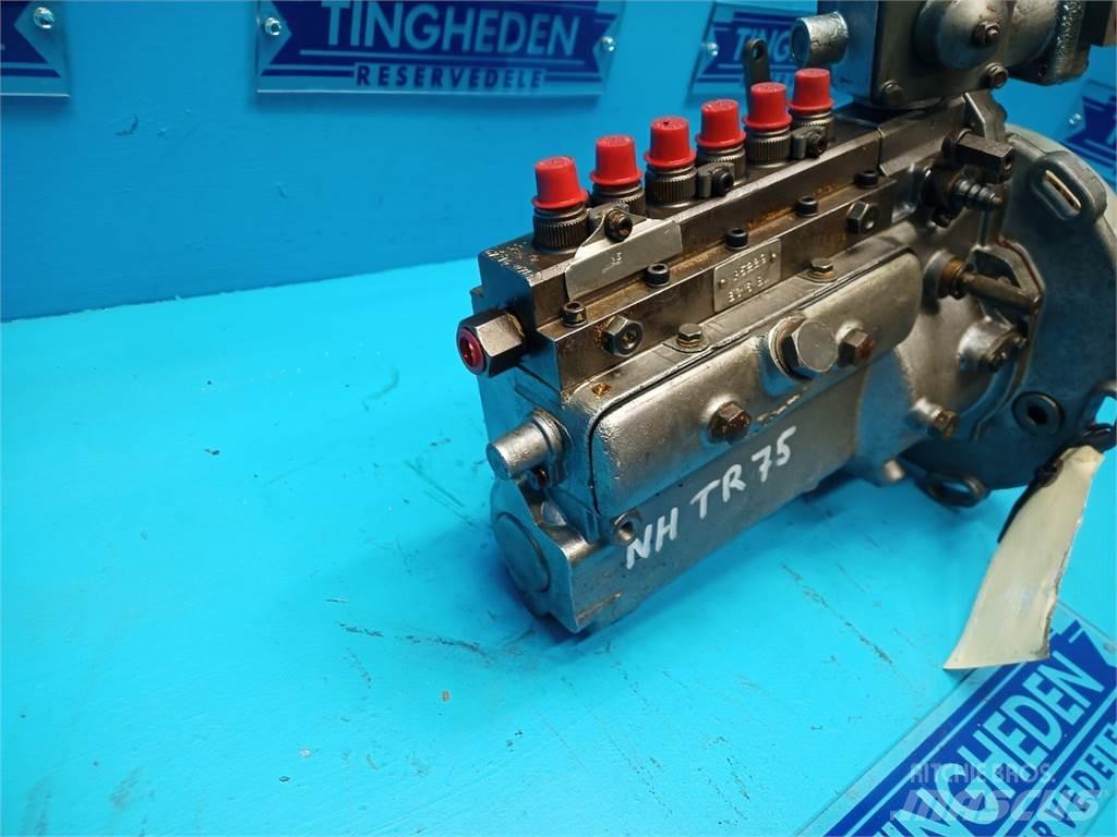 New Holland TR75 Mootorid