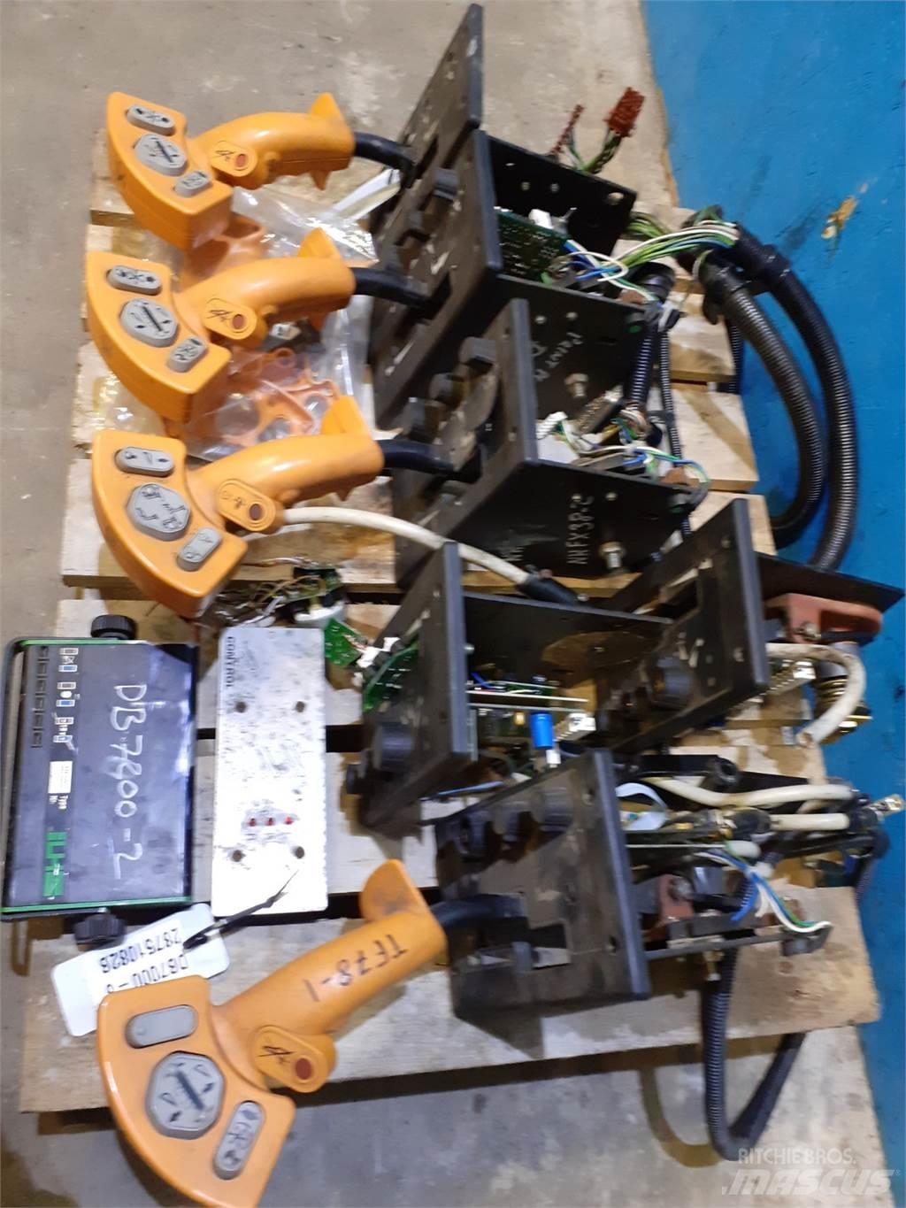 New Holland TX68 Elektroonikaseadmed