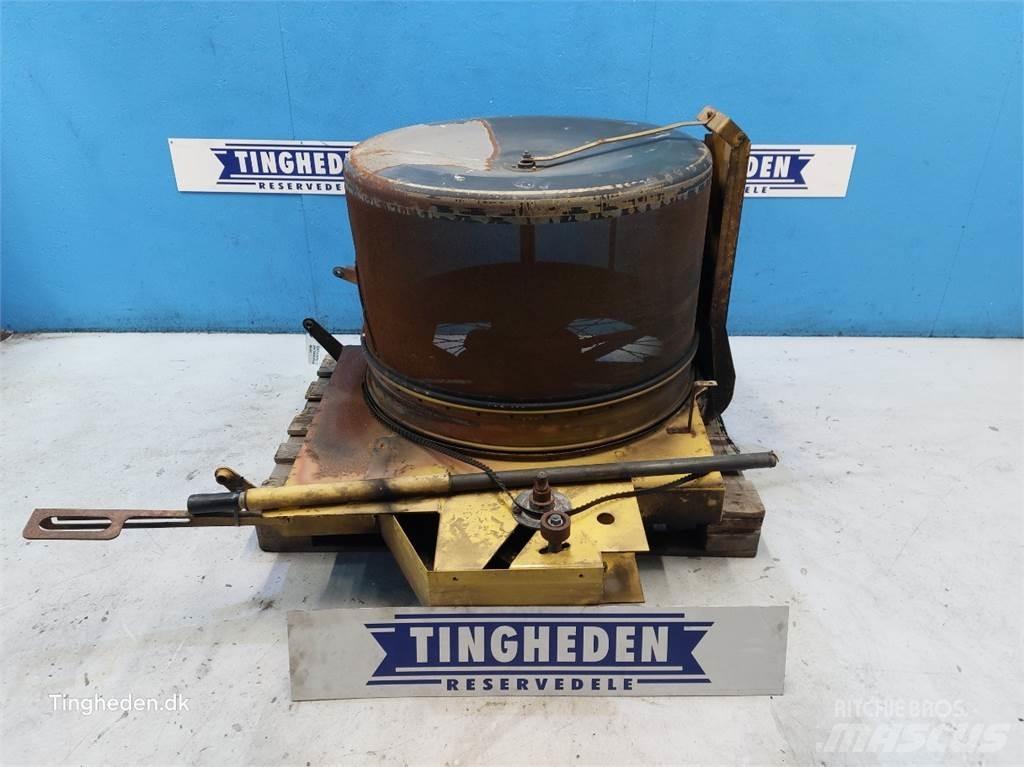 New Holland TX68 Radiaatorid