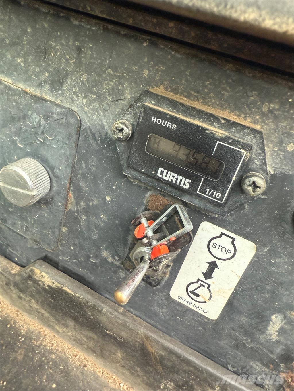 Takeuchi TB1140 Roomikekskavaatorid