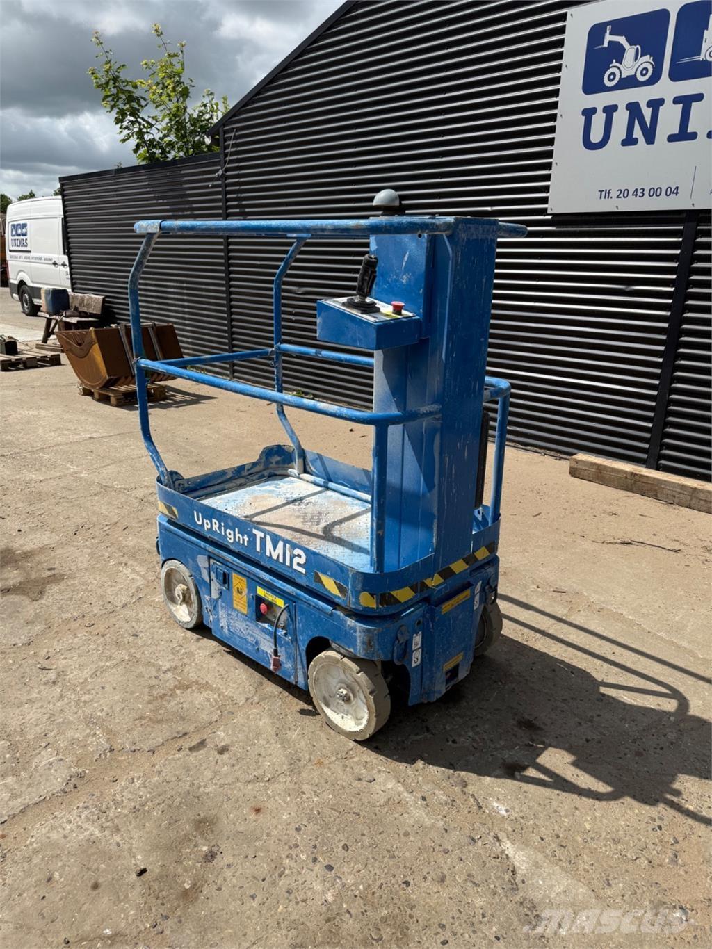 UpRight TM12 Vertikaalsed mast tõstukid