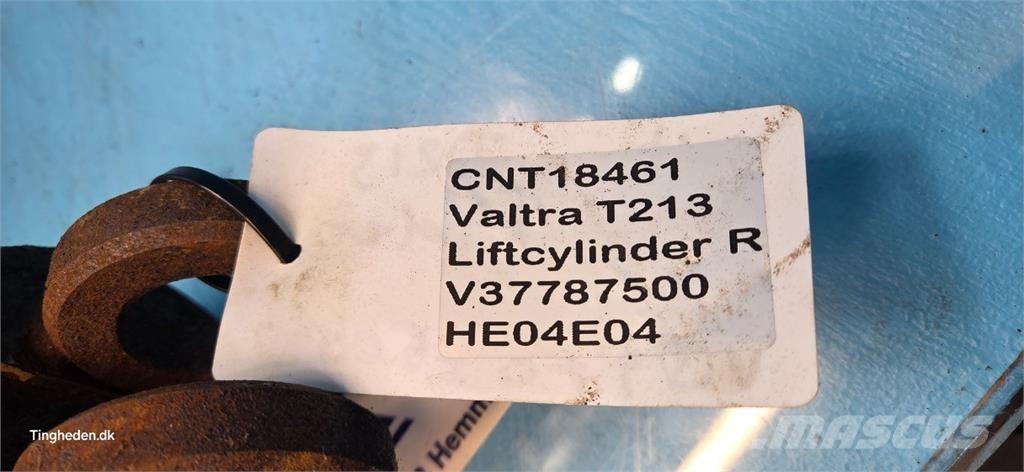 Valtra T213 Hüdraulika