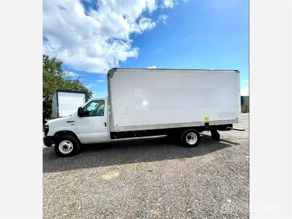 Ford E-350 Furgoonautod