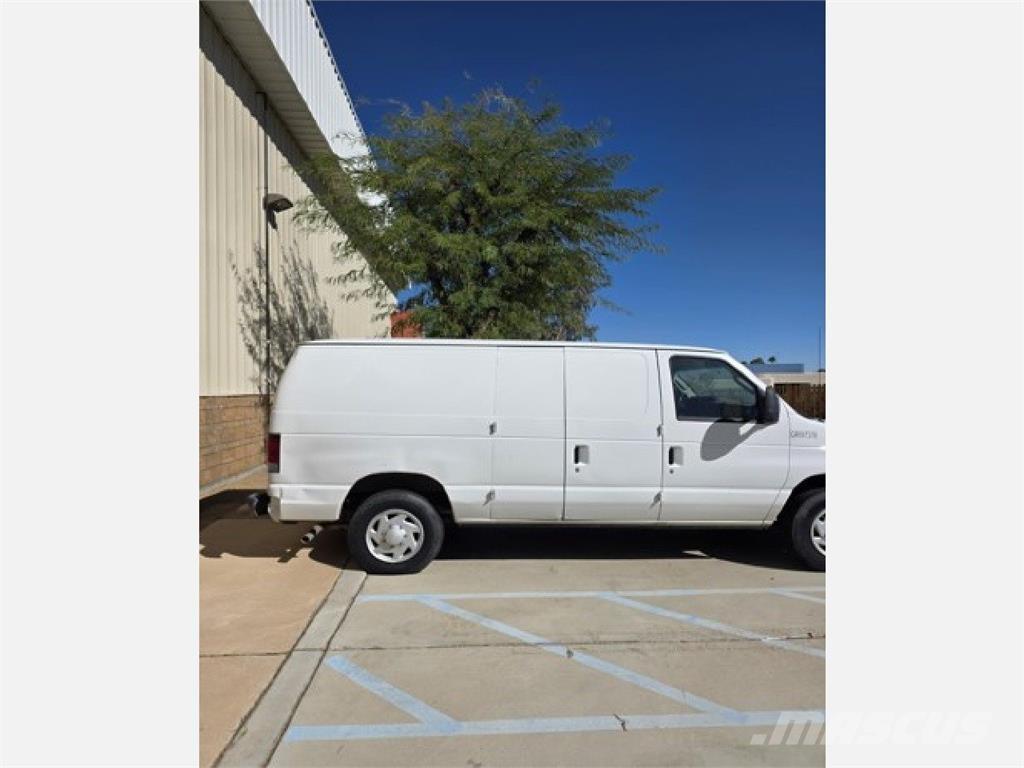 Ford E150 Kaubikud