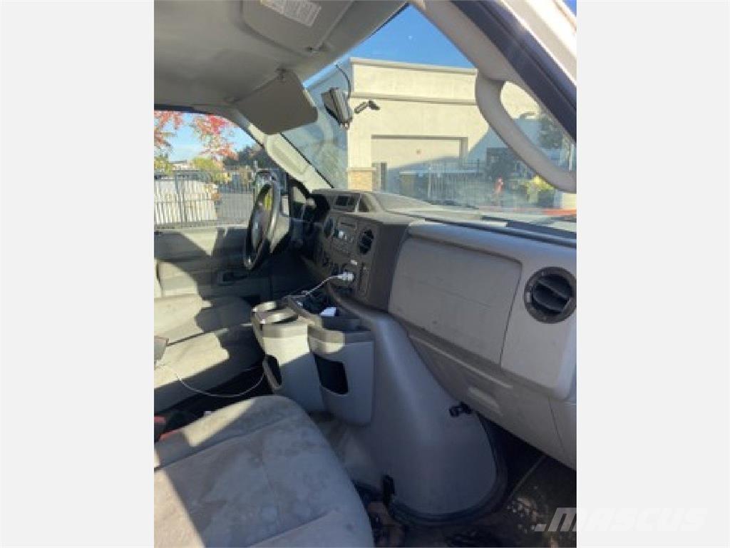 Ford E350 Furgoonautod