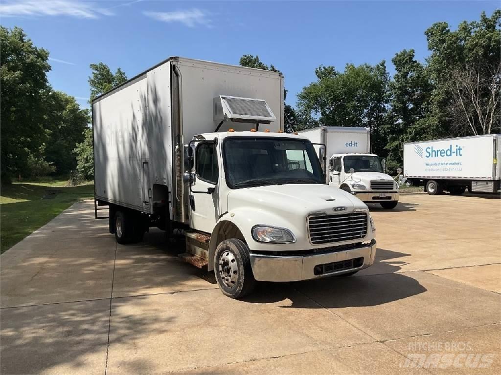 Freightliner M2-106 Furgoonautod