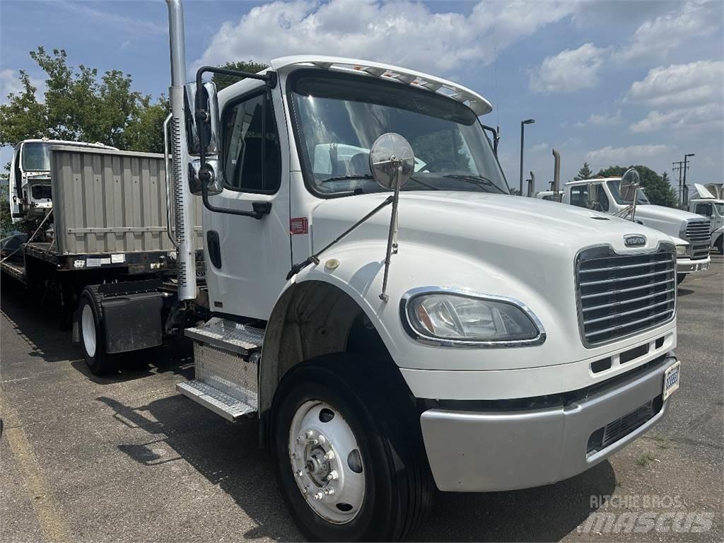 Freightliner M2 106 Sadulveokid