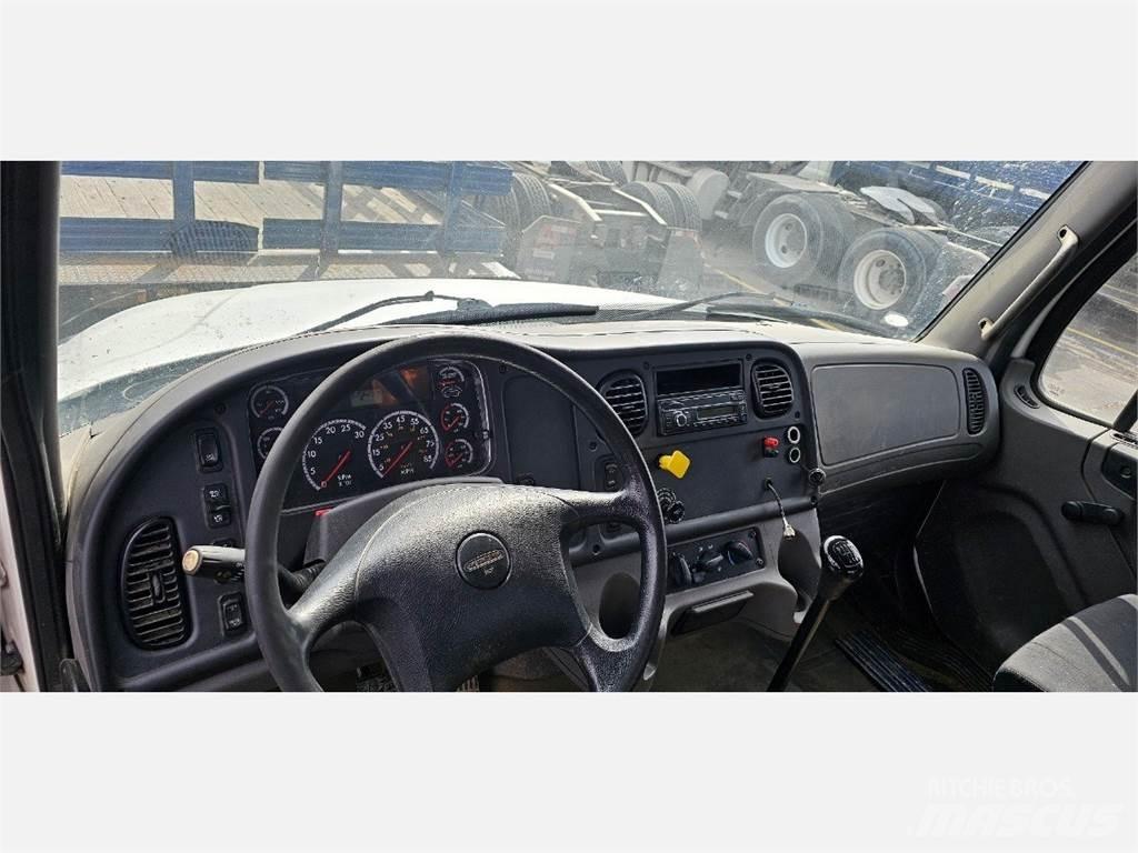 Freightliner M2 106 Madelautod