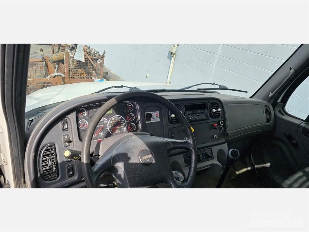 Freightliner M2 106 Madelautod