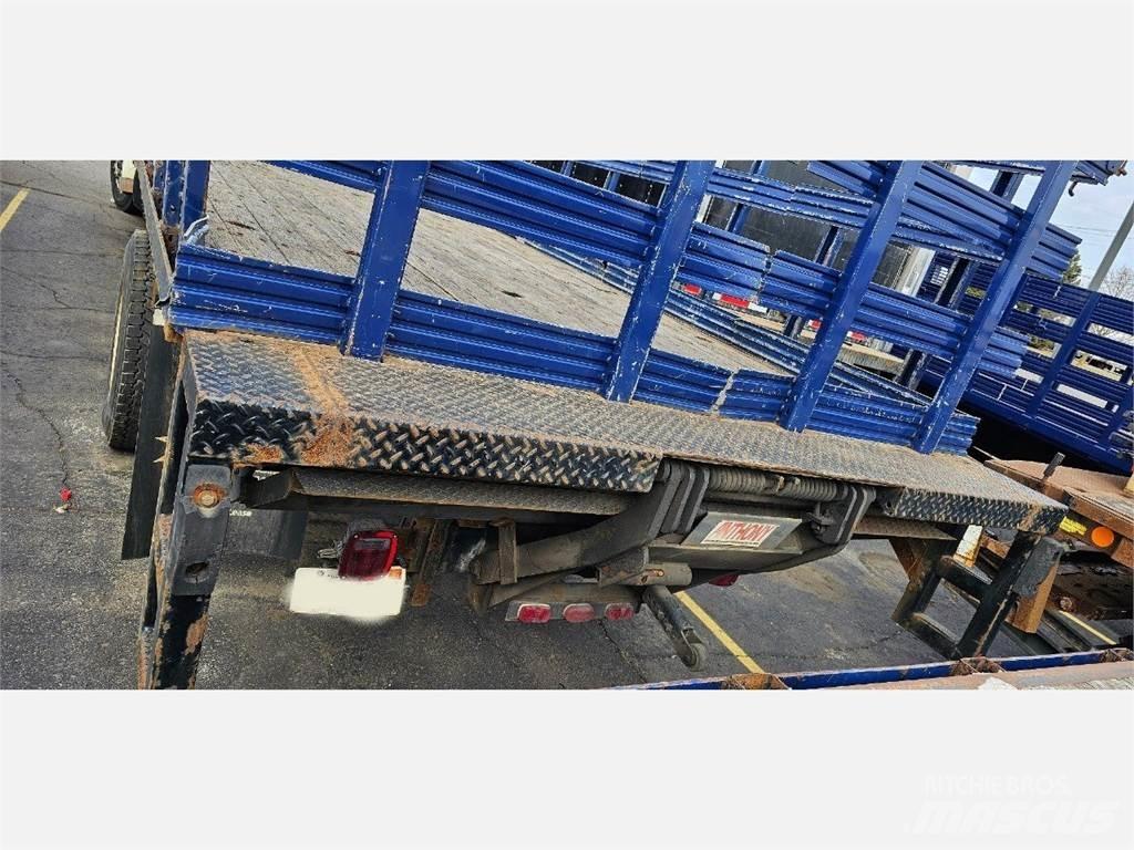 Freightliner M2 106 Madelautod