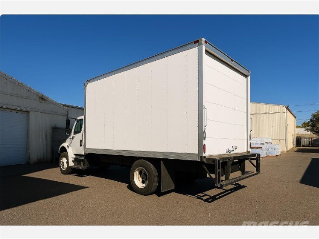 Freightliner M2 106 Furgoonautod