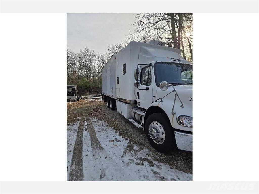 Freightliner M2-112 Furgoonautod