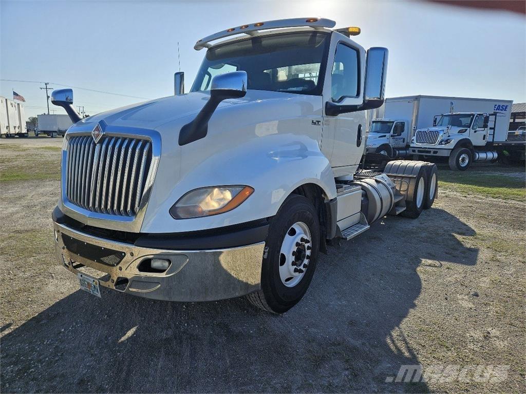 International LT625 Sadulveokid
