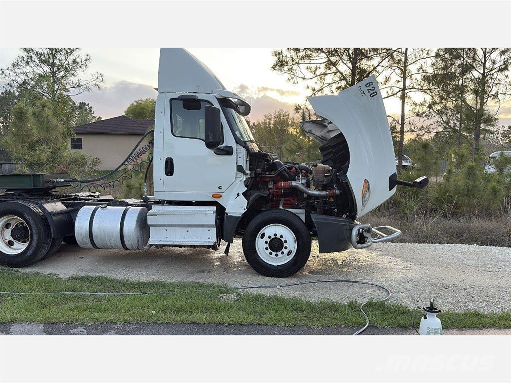 International LT625 Sadulveokid