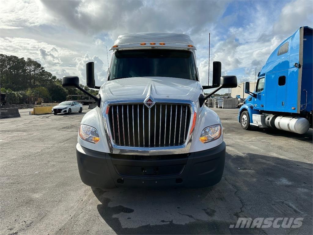 International LT625 Sadulveokid