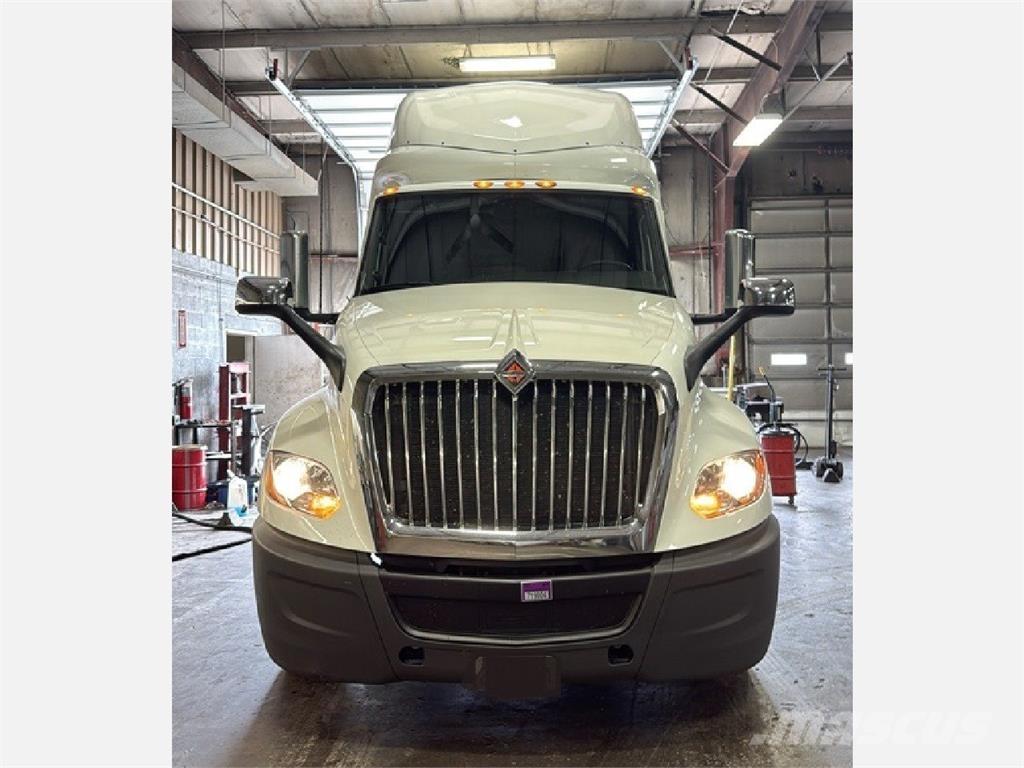 International LT625 Sadulveokid