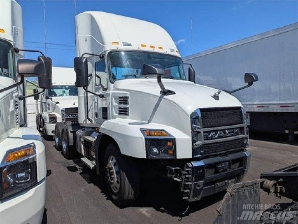 Mack AN64T Sadulveokid