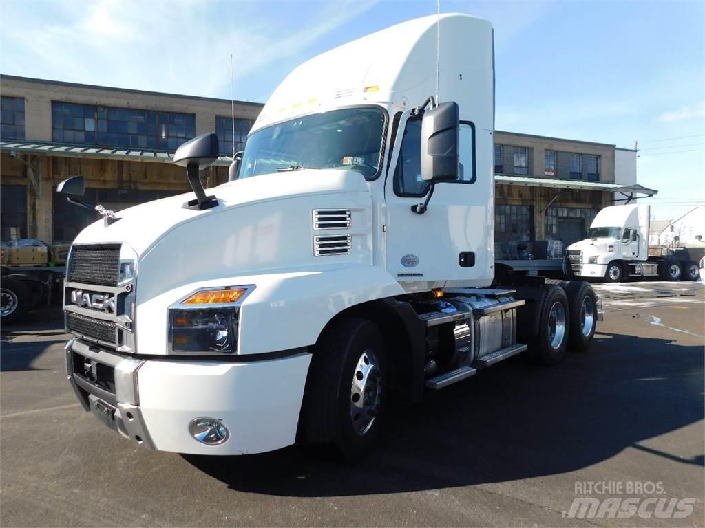 Mack AN64T Sadulveokid