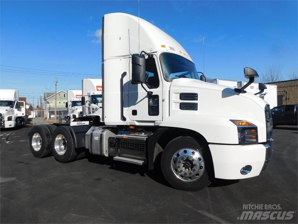 Mack AN64T Sadulveokid