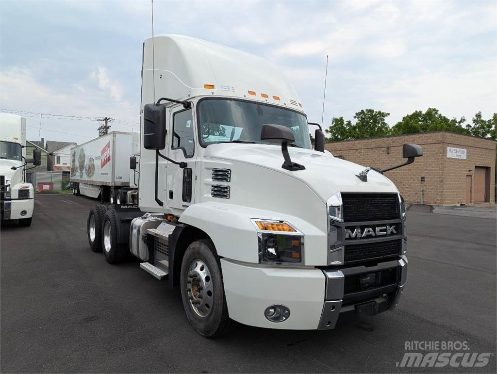 Mack AN64T Sadulveokid