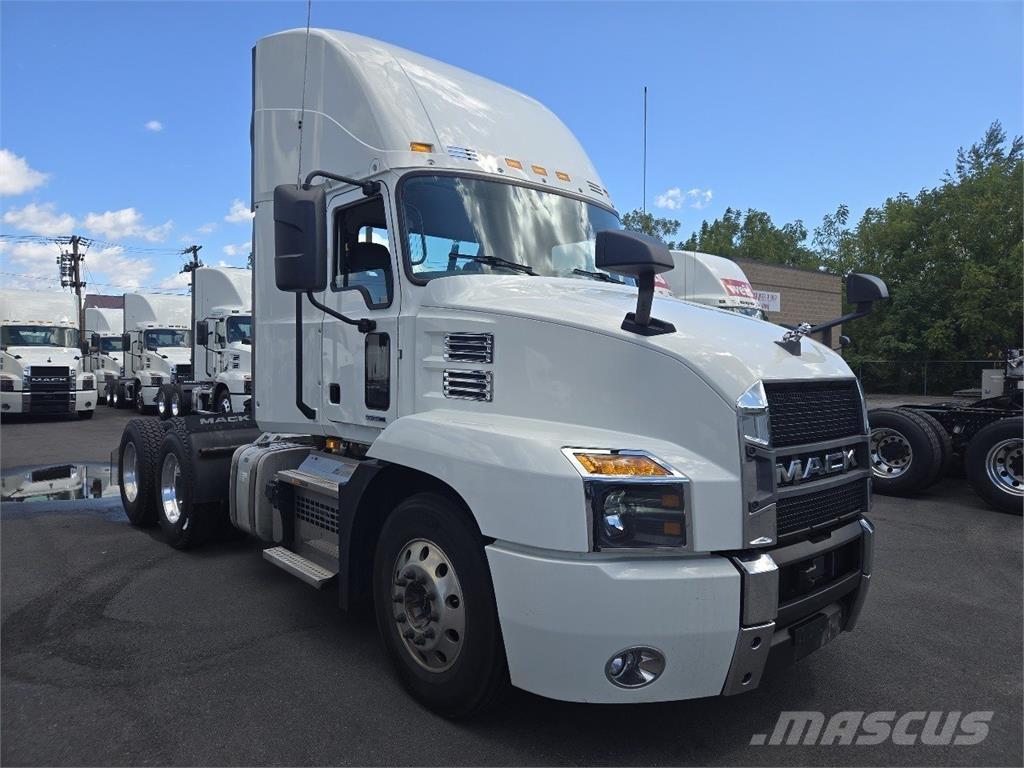 Mack AN64T Sadulveokid