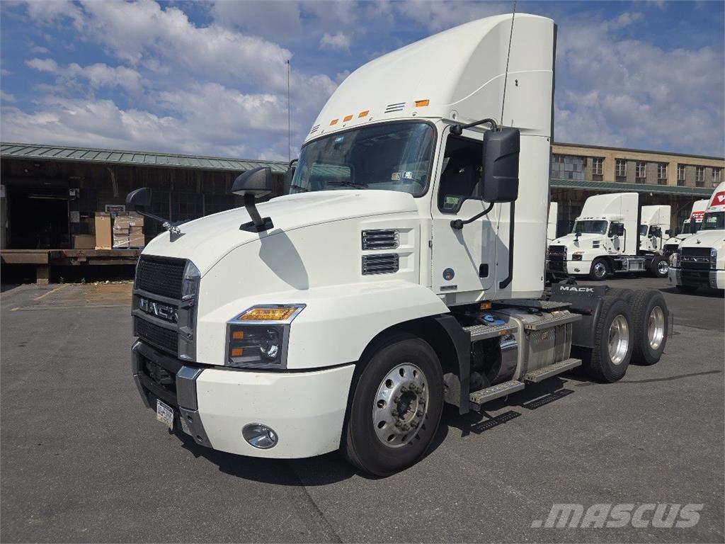 Mack AN64T Sadulveokid