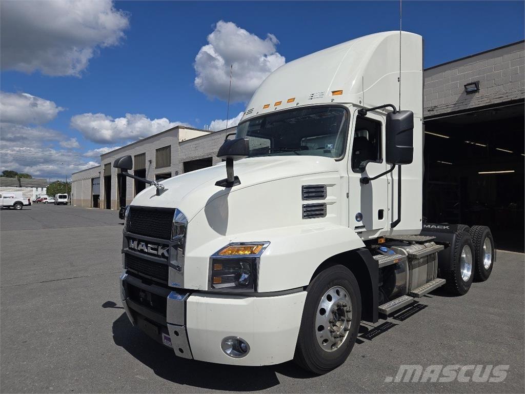 Mack AN64T Sadulveokid