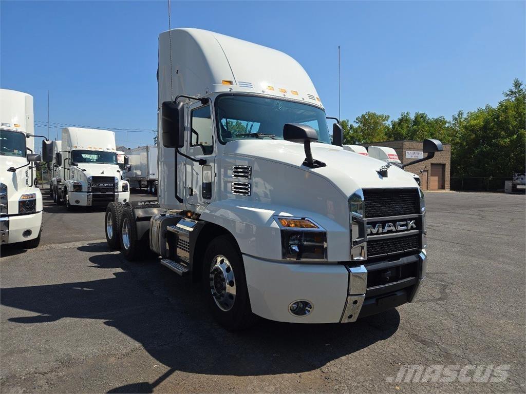 Mack AN64T Sadulveokid