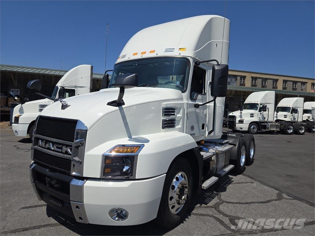 Mack AN64T Sadulveokid