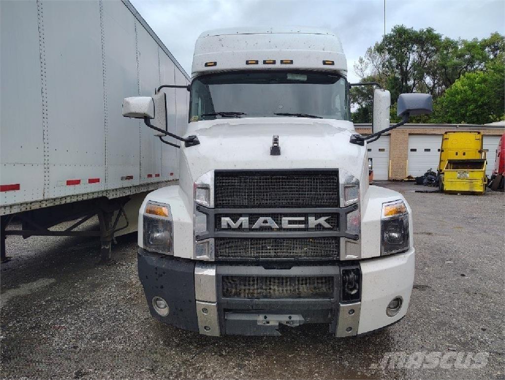 Mack Anthem 64T Sadulveokid