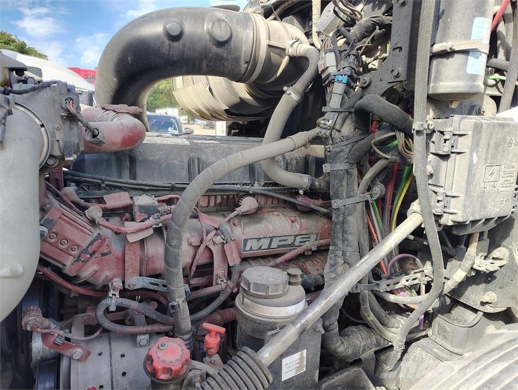 Mack Anthem 64T Sadulveokid