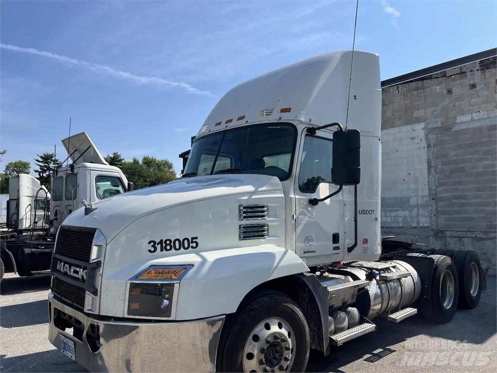 Mack Anthem AN64T Sadulveokid