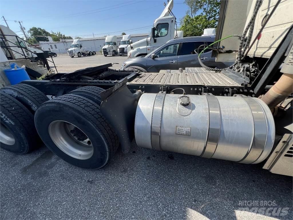 Mack Anthem AN64T Sadulveokid