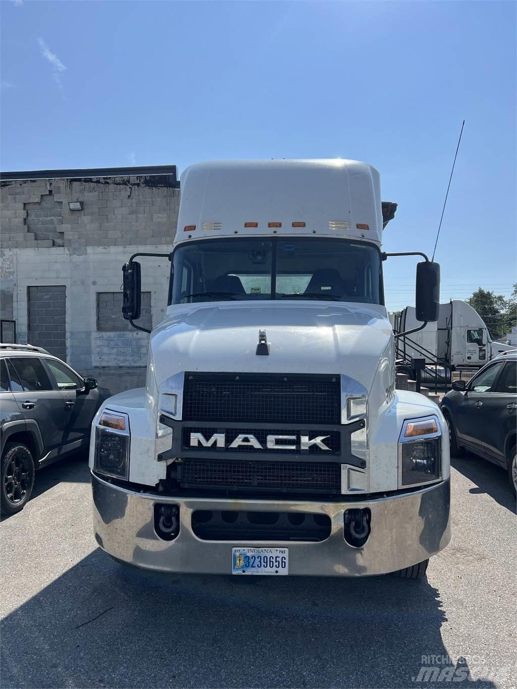 Mack Anthem AN64T Sadulveokid