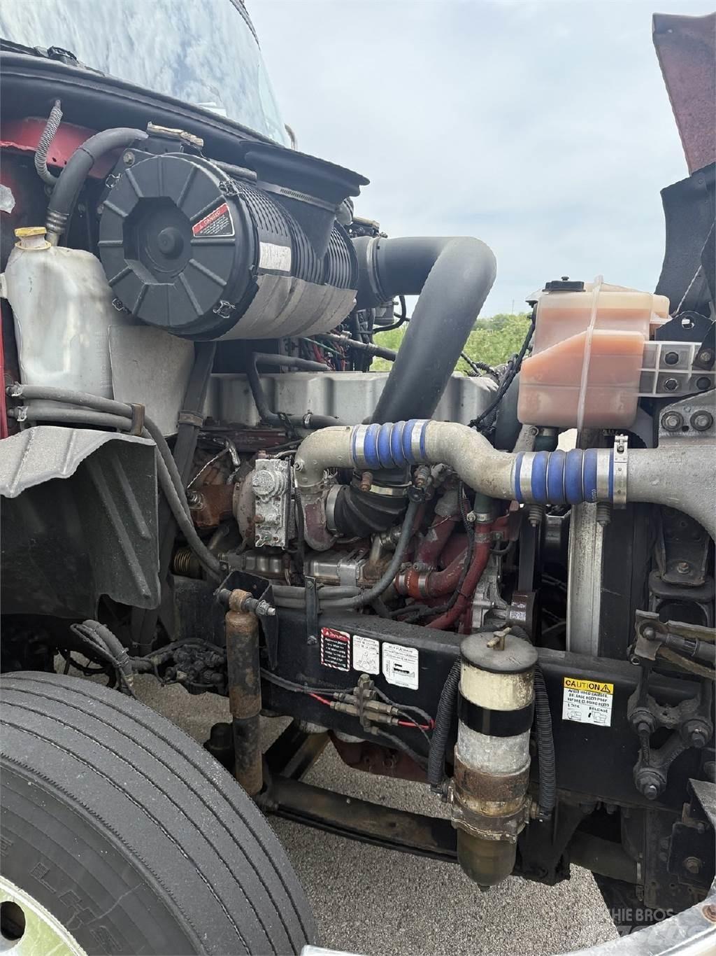 Mack CXU613 Sadulveokid