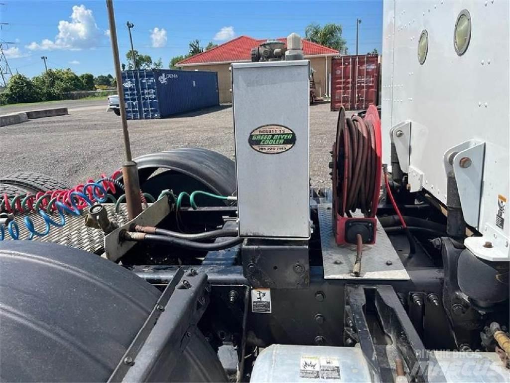 Peterbilt 389 Sadulveokid