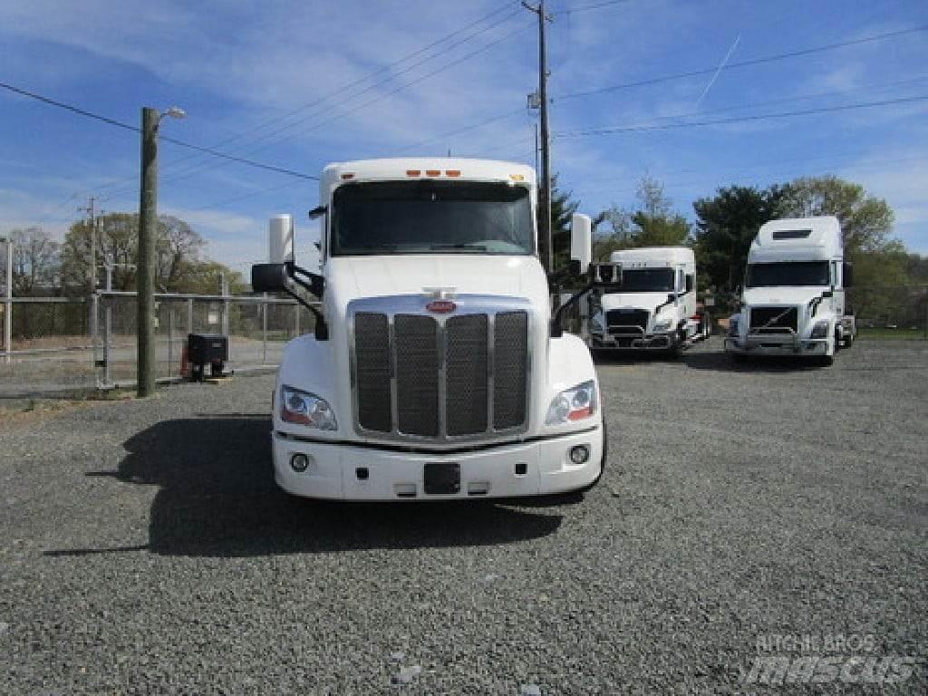 Peterbilt 579 Sadulveokid