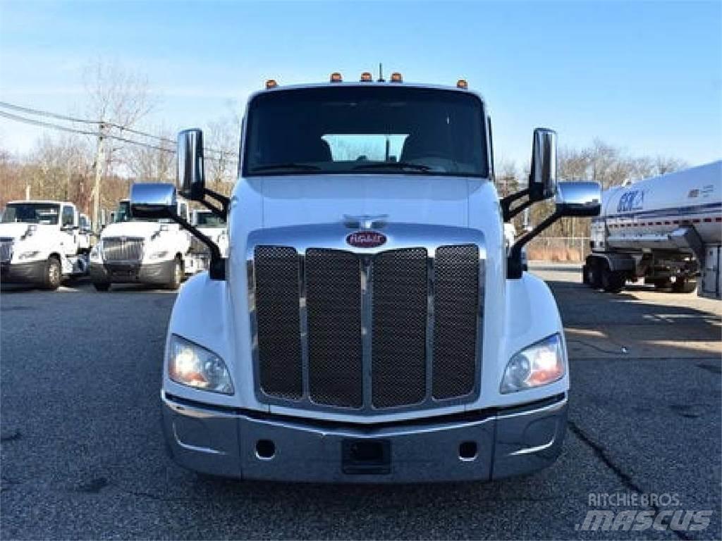 Peterbilt 579 Sadulveokid