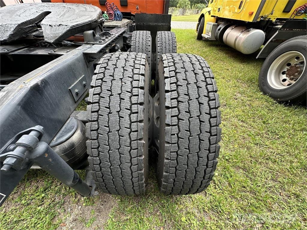 Peterbilt 579 Sadulveokid