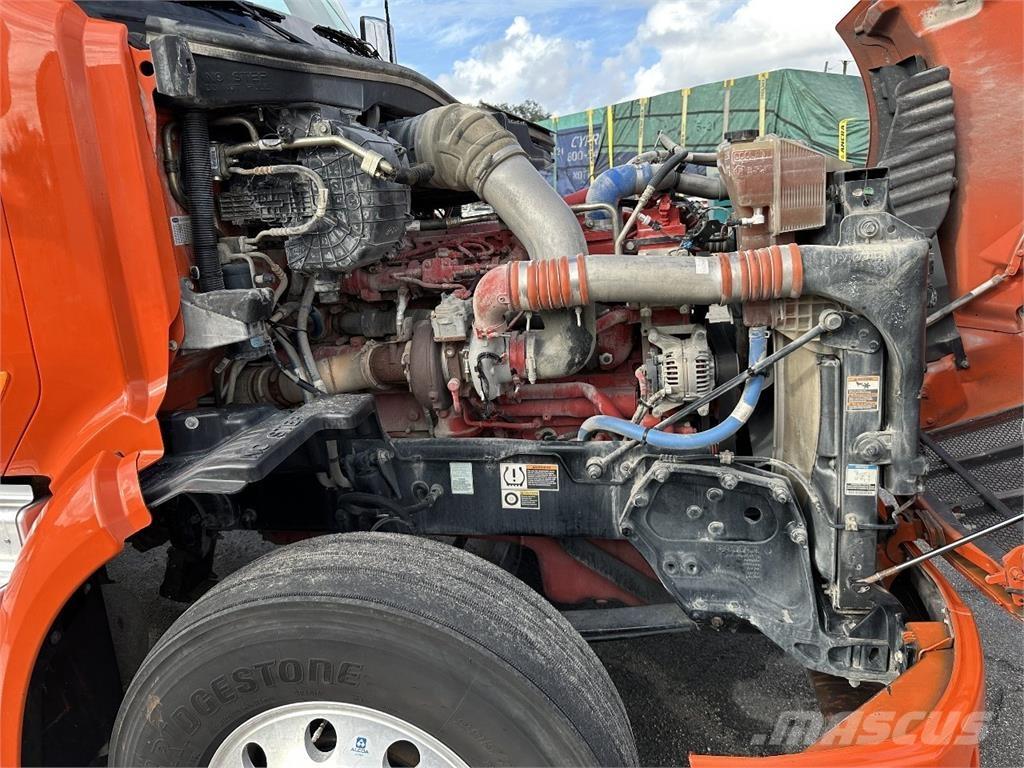 Peterbilt 579 Sadulveokid