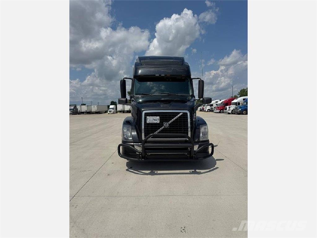 Volvo VNL 760 Sadulveokid