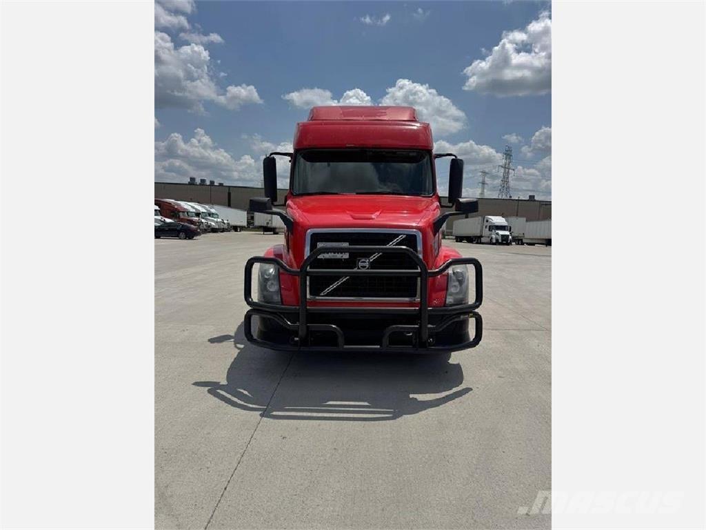 Volvo VNL 860 Sadulveokid