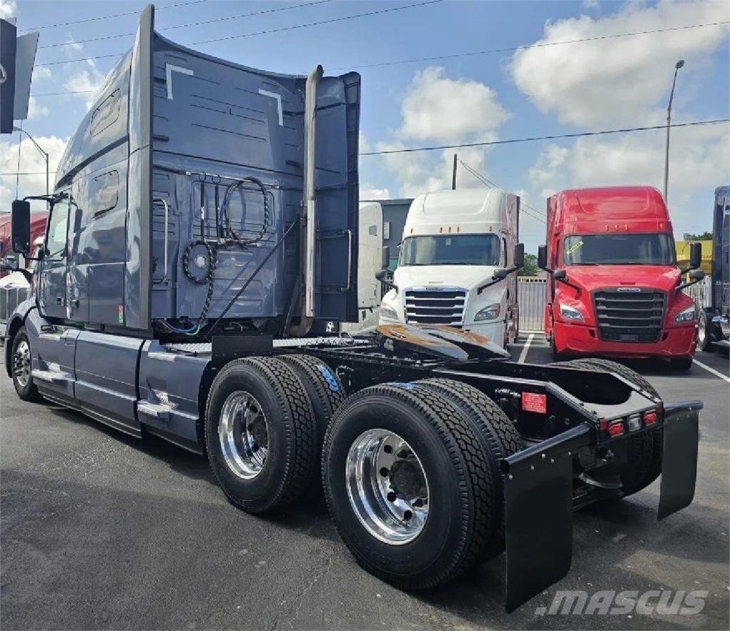 Volvo VNL64T760 Sadulveokid