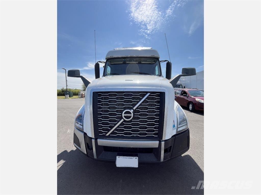 Volvo VNL860 Sadulveokid