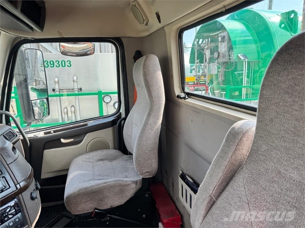 Volvo VNM64T200 Sadulveokid