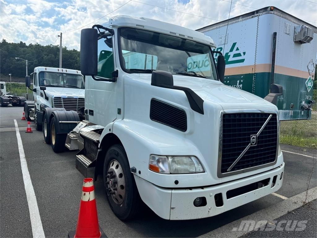 Volvo VNM64T200 Sadulveokid